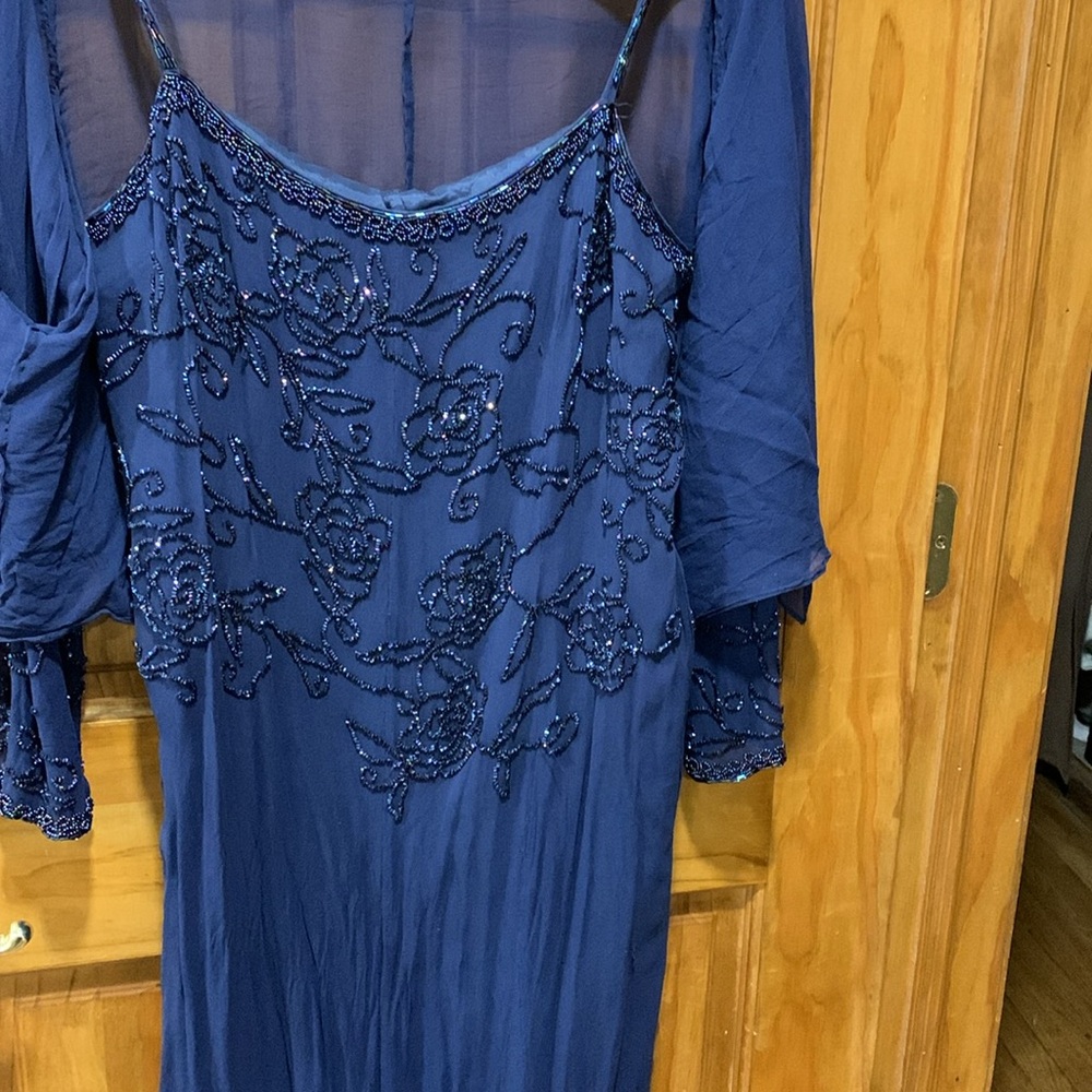 Dress - Picture 7 of 10